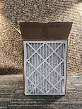 B2318201 Global Industrial Qty 12 Pleated Air Filter 15 X 20 1 Inch Merv 8