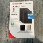 Honeywell Hepa Pre-cut Air Purifier Carbon Filter HRF-A200. Fixed Price $10.00.