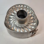 Vintage Hillware Aluminum Angel Food Cake Tube Pan Locking Bake Mold. Fixed Price $29.99.