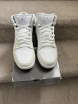Size 8-AIR Jordan Retro Phat-white/wolf Grey- Carbon Fiber -2011. Fixed Price $80.00.